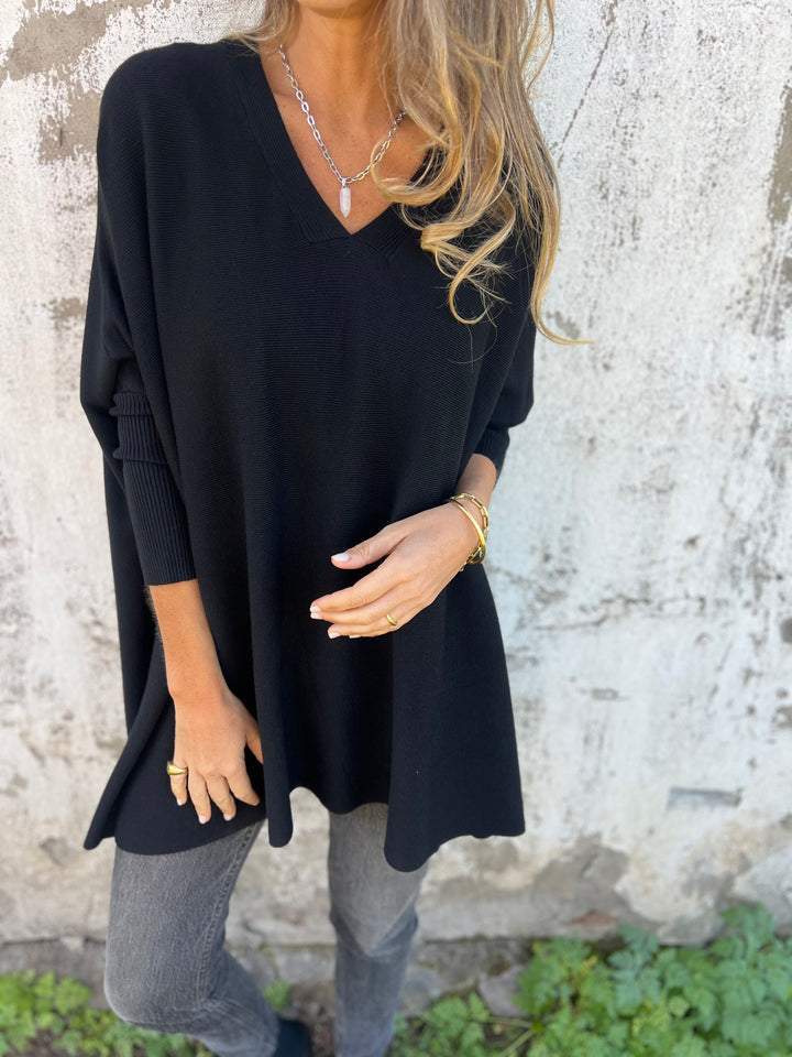 Relaxed V-Neck Long Sleeve Knit Top