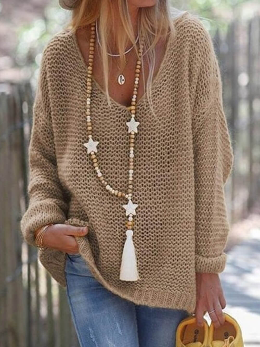 Relaxed V-Neck Knit Sweater for Casual Comfort