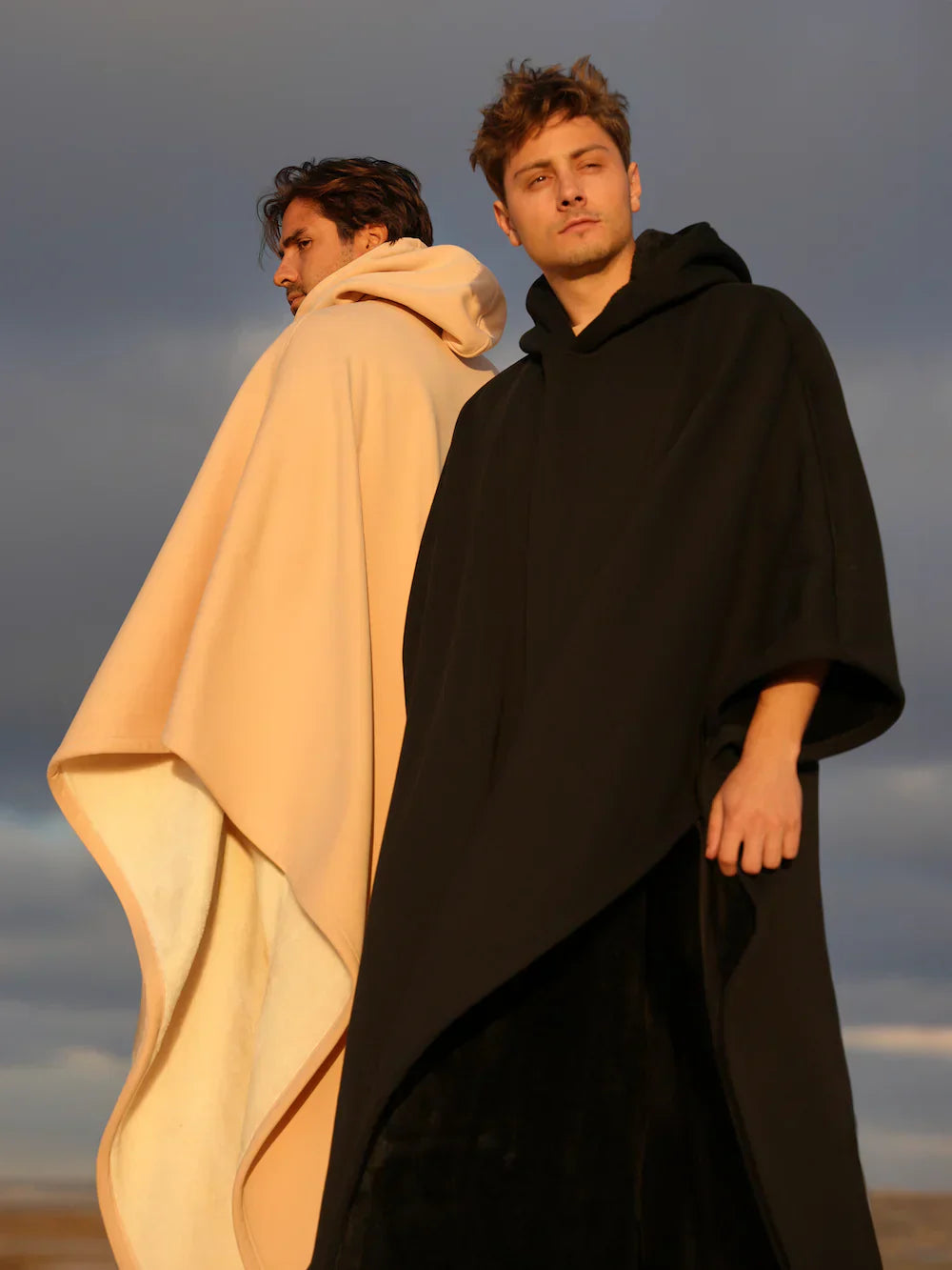 Oversized Hooded Fleece Cloak – Ultra-Warm Cozy Cape for Effortless Style