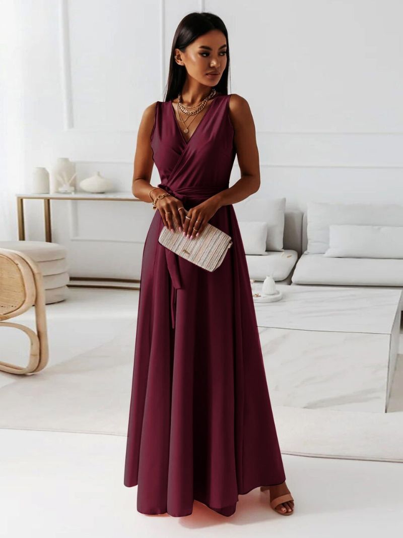 Elegant Sleeveless V-Neck Maxi Evening Dress with Flowing Skirt