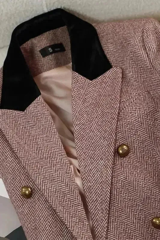Tailored Plaid Blazer with Notched Lapel and Button Front