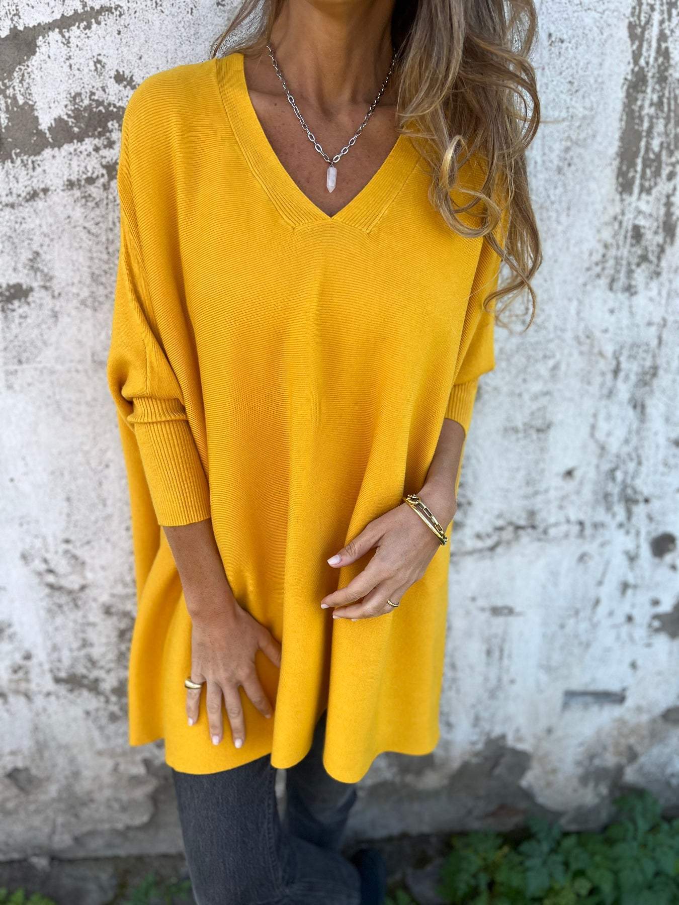 Relaxed V-Neck Long Sleeve Knit Top