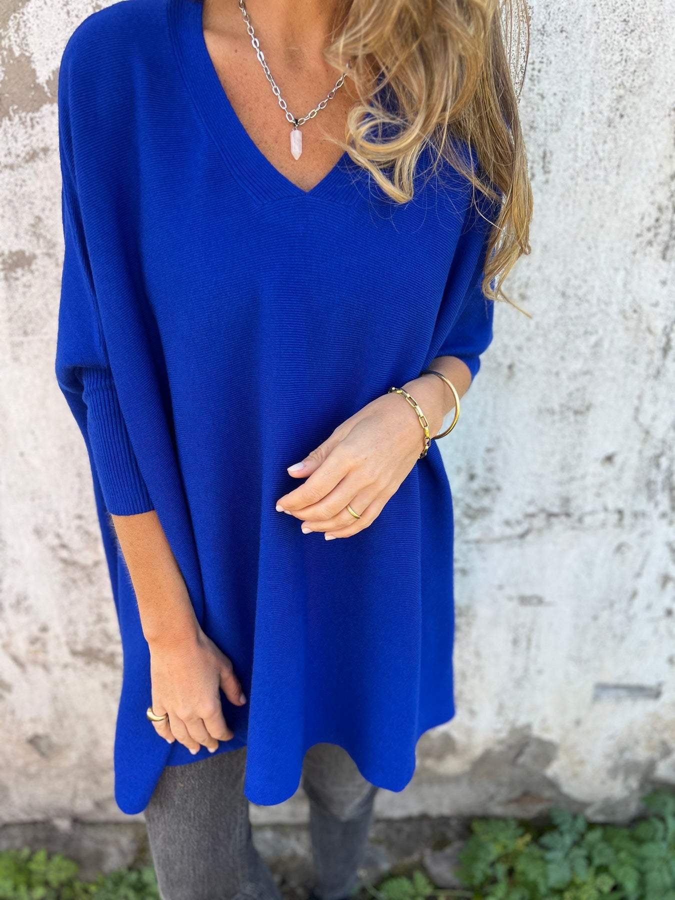 Relaxed V-Neck Long Sleeve Knit Top