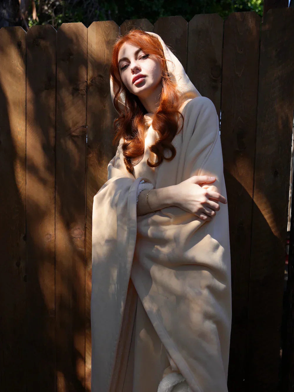 Oversized Hooded Fleece Cloak – Ultra-Warm Cozy Cape for Effortless Style