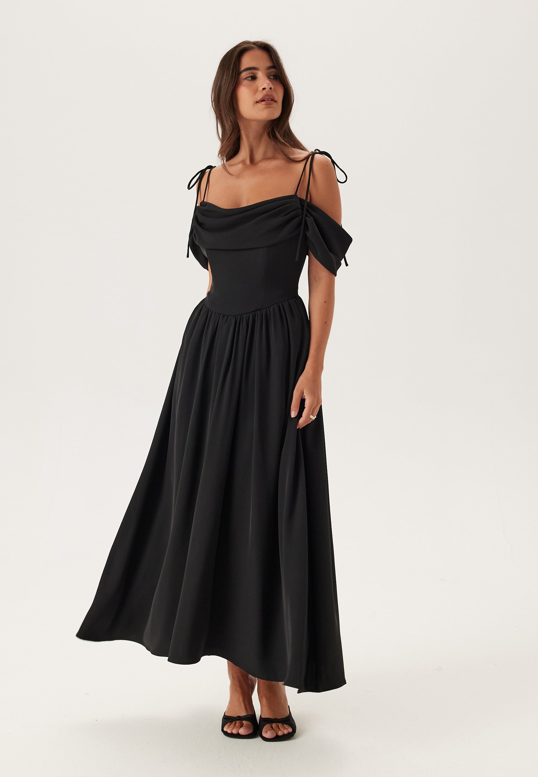 Off Shoulder Tie Strap Maxi Dress